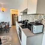 Sealife Citycenter Residences Διαμέρισμα *