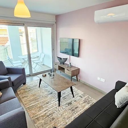 Sealife Citycenter Residences * Ларнака