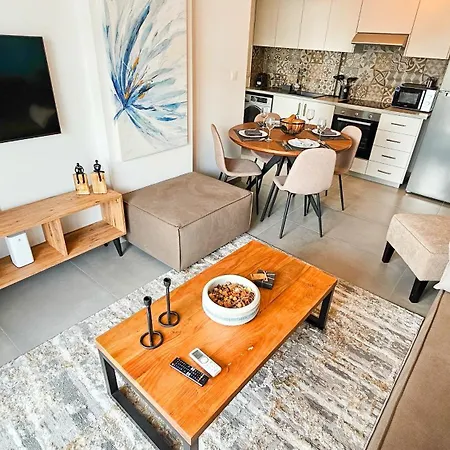 アパート Sealife Citycenter Residences ラルナカ